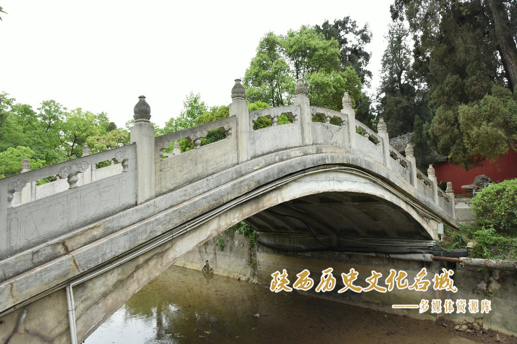 武侯墓—廊桥