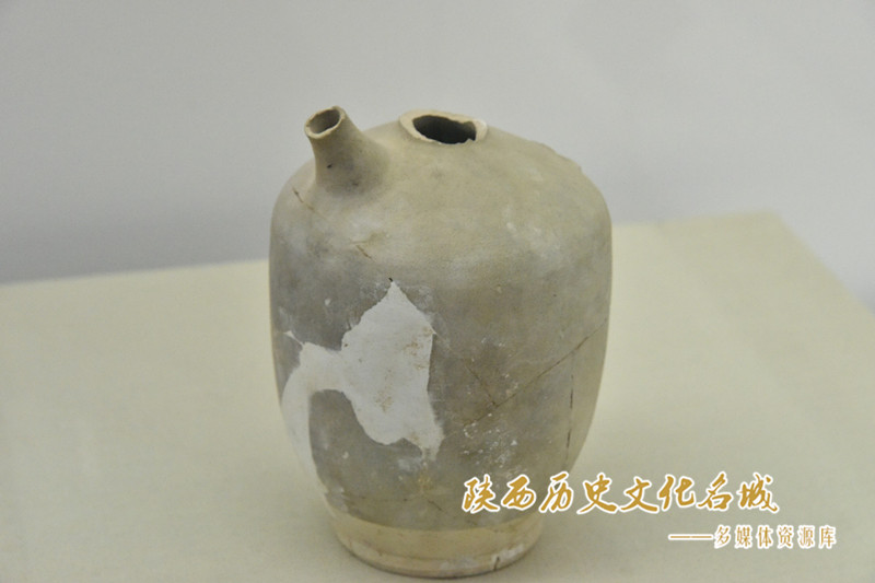 唐惠陵 青釉瓷壶