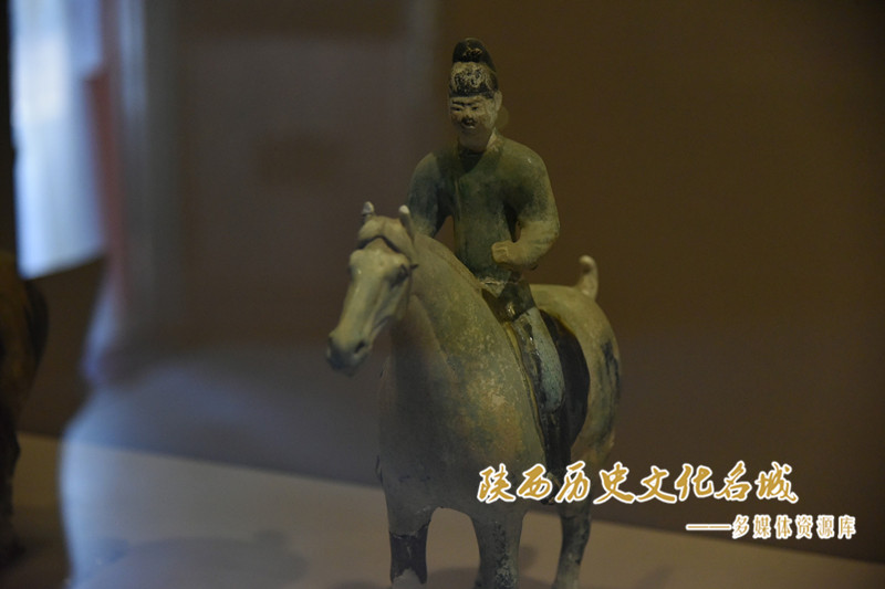 章怀太子墓唐三彩骑马狩猎俑 (2)