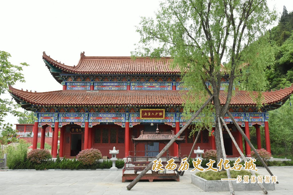 天灯寺—西方三圣殿