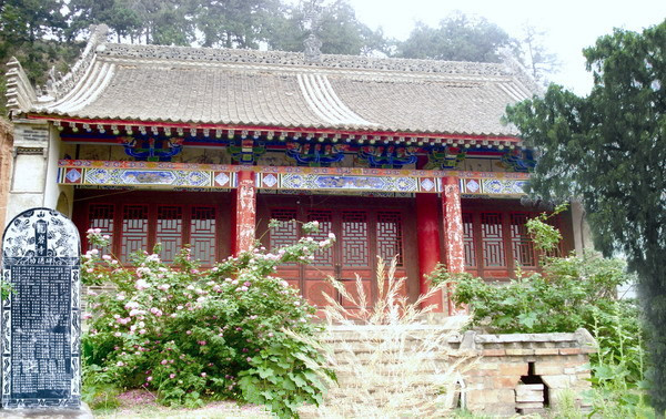 龙岩古寺