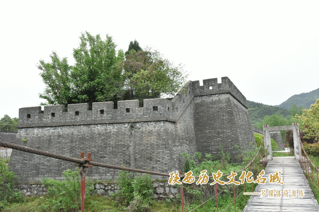 阳平关复原城墙一角