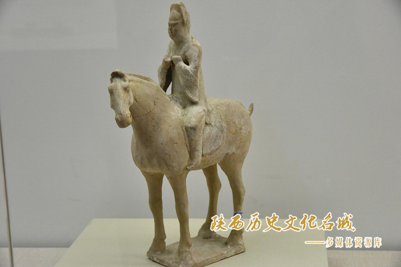 唐惠陵 笼冠骑俑