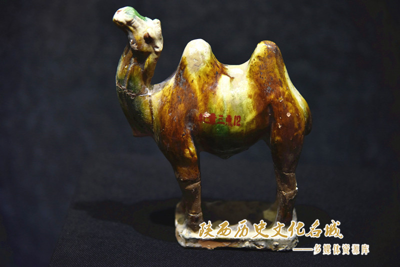 章怀太子墓唐三彩骆驼