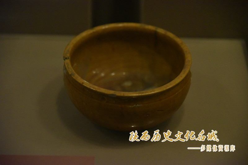 懿德太子墓出土 唐黄釉钵