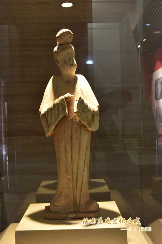 唐惠陵 双髻侍女头俑