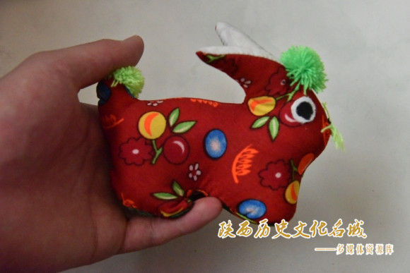 小布玩偶