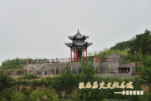 白云山后山山亭
